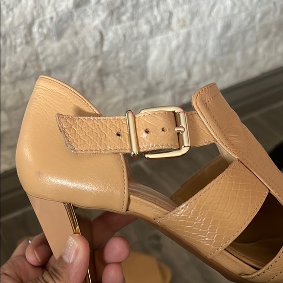 Nurture by Lamaze Tan heels  with Adjustable Strap size 6 1/2 - Picture 8 of 12